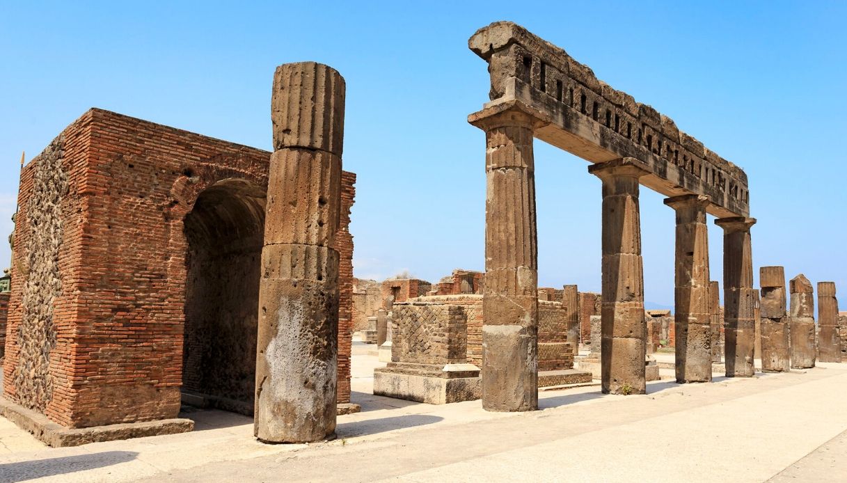 Visita guidata di Pompei Scavi con guida archeologa esperta Privata con biglietto salta fila